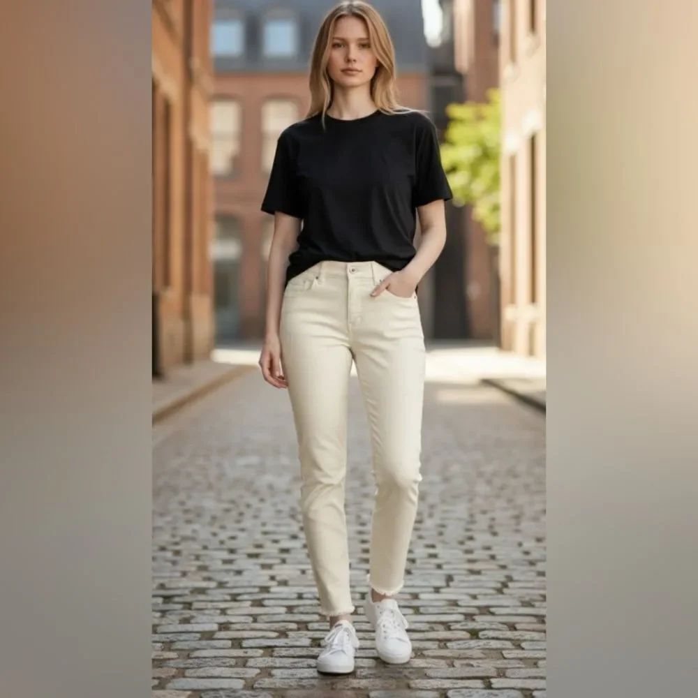SPANX women’s straight white jeans size M EUR 38-40